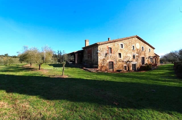 8 chambre Finca/Maison de Campagne à vendre à Llagostera avec garage - 1 070 000 € (Ref: 9715252)
