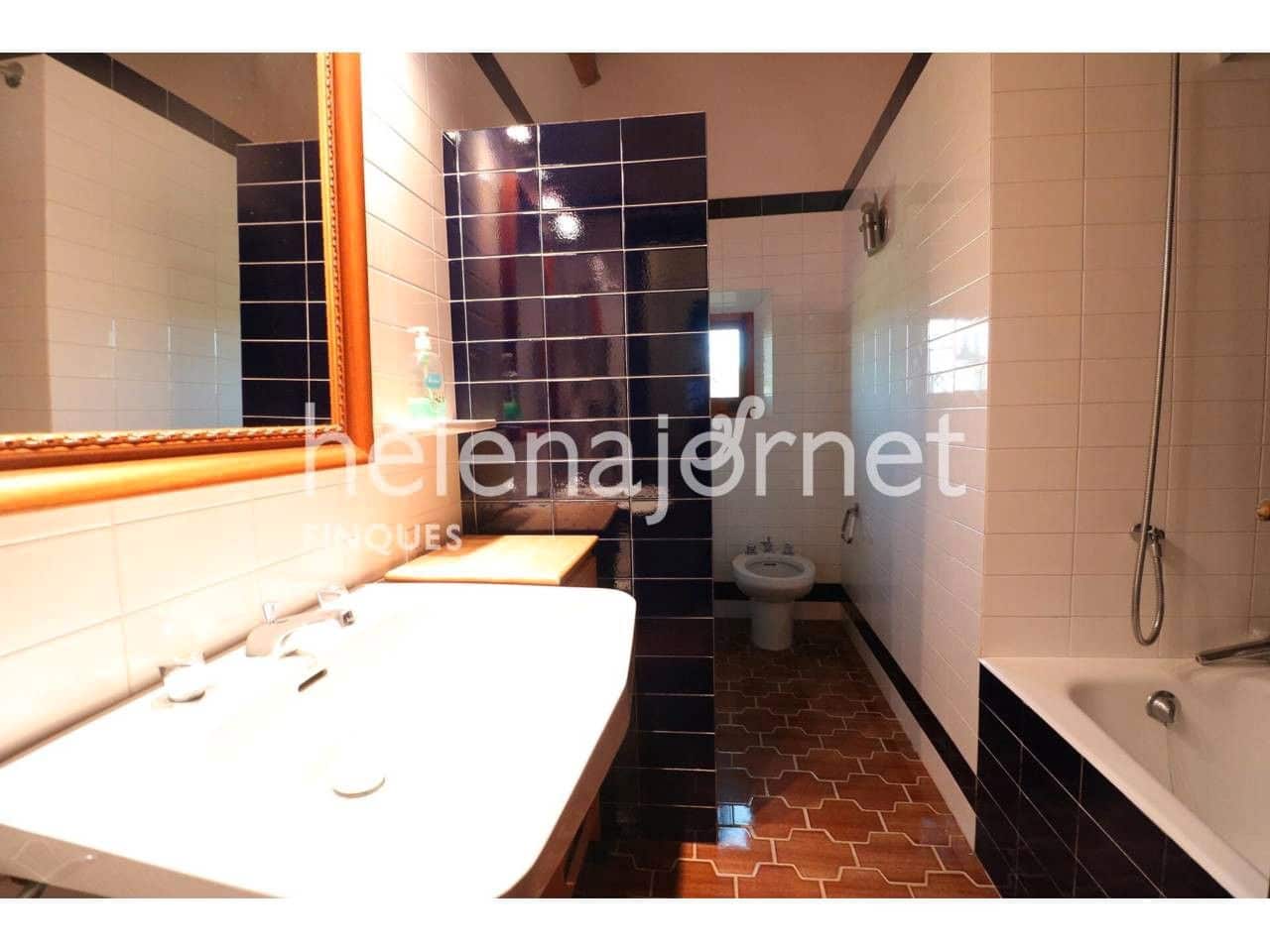 8 chambre Finca/Maison de Campagne à vendre à Llagostera avec garage - 1 070 000 € (Ref: 9715252)