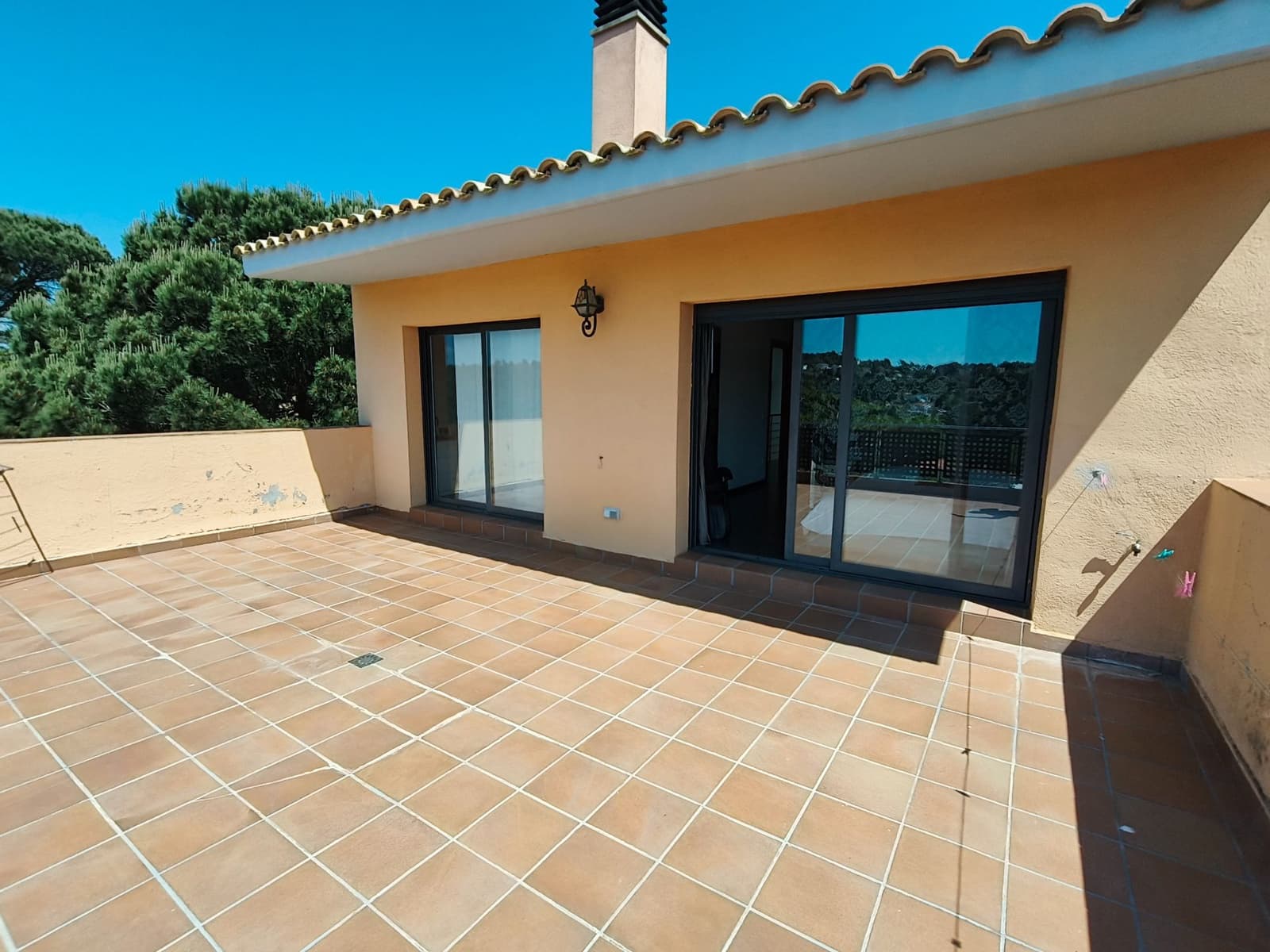4 bedroom Villa for sale in Lloret de Mar with garage - € 440,000 (Ref: 9715255)
