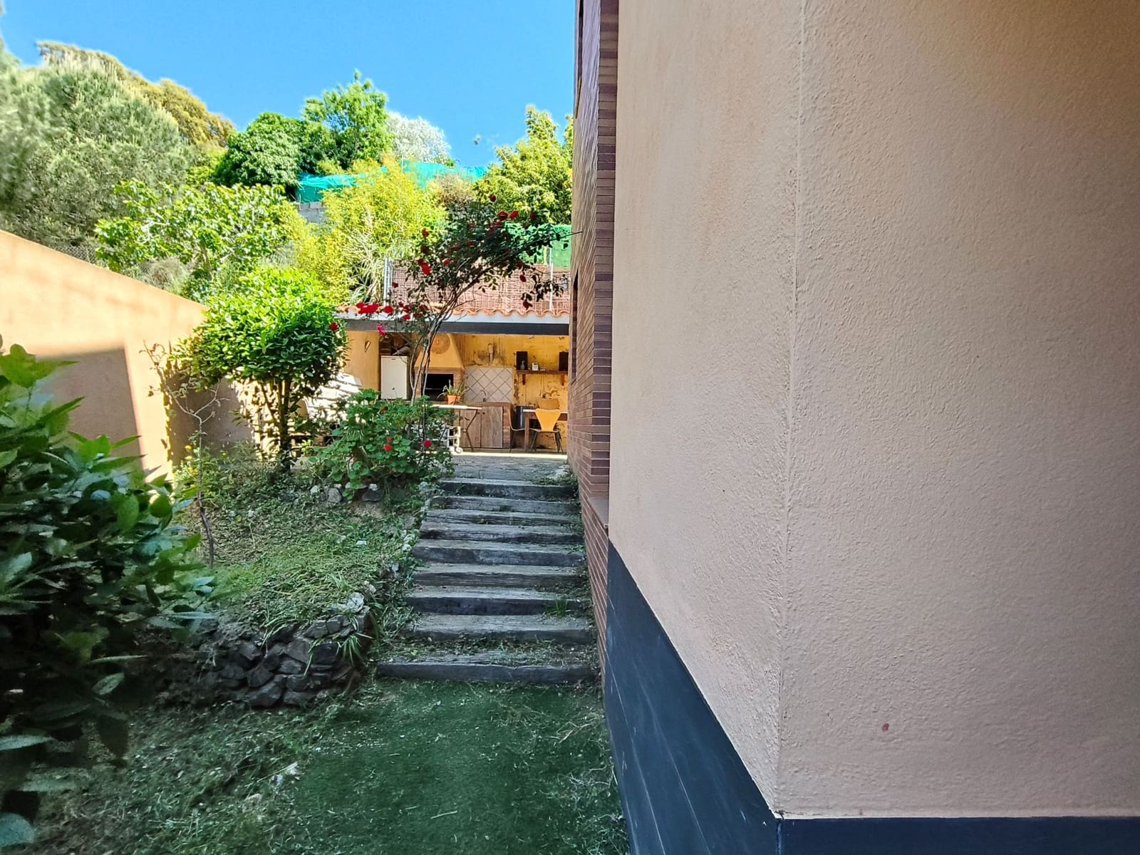 4 bedroom Villa for sale in Lloret de Mar with garage - € 440,000 (Ref: 9715255)