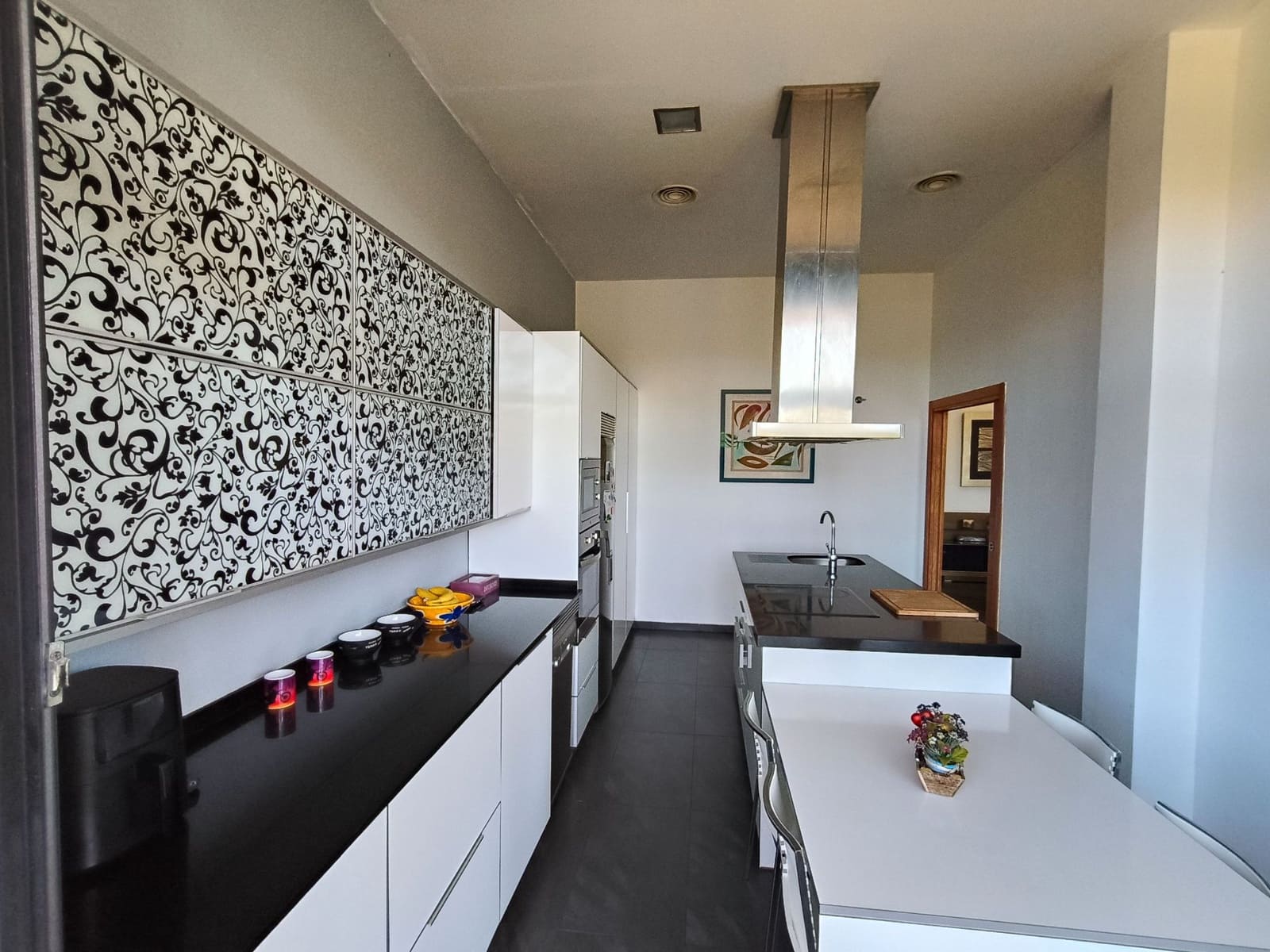 4 bedroom Villa for sale in Lloret de Mar with garage - € 440,000 (Ref: 9715255)