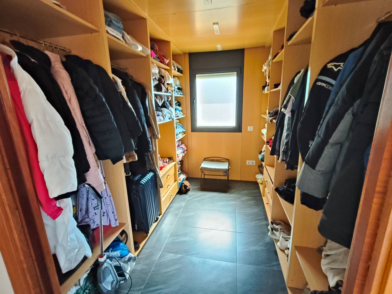 4 bedroom Villa for sale in Lloret de Mar with garage - € 440,000 (Ref: 9715255)