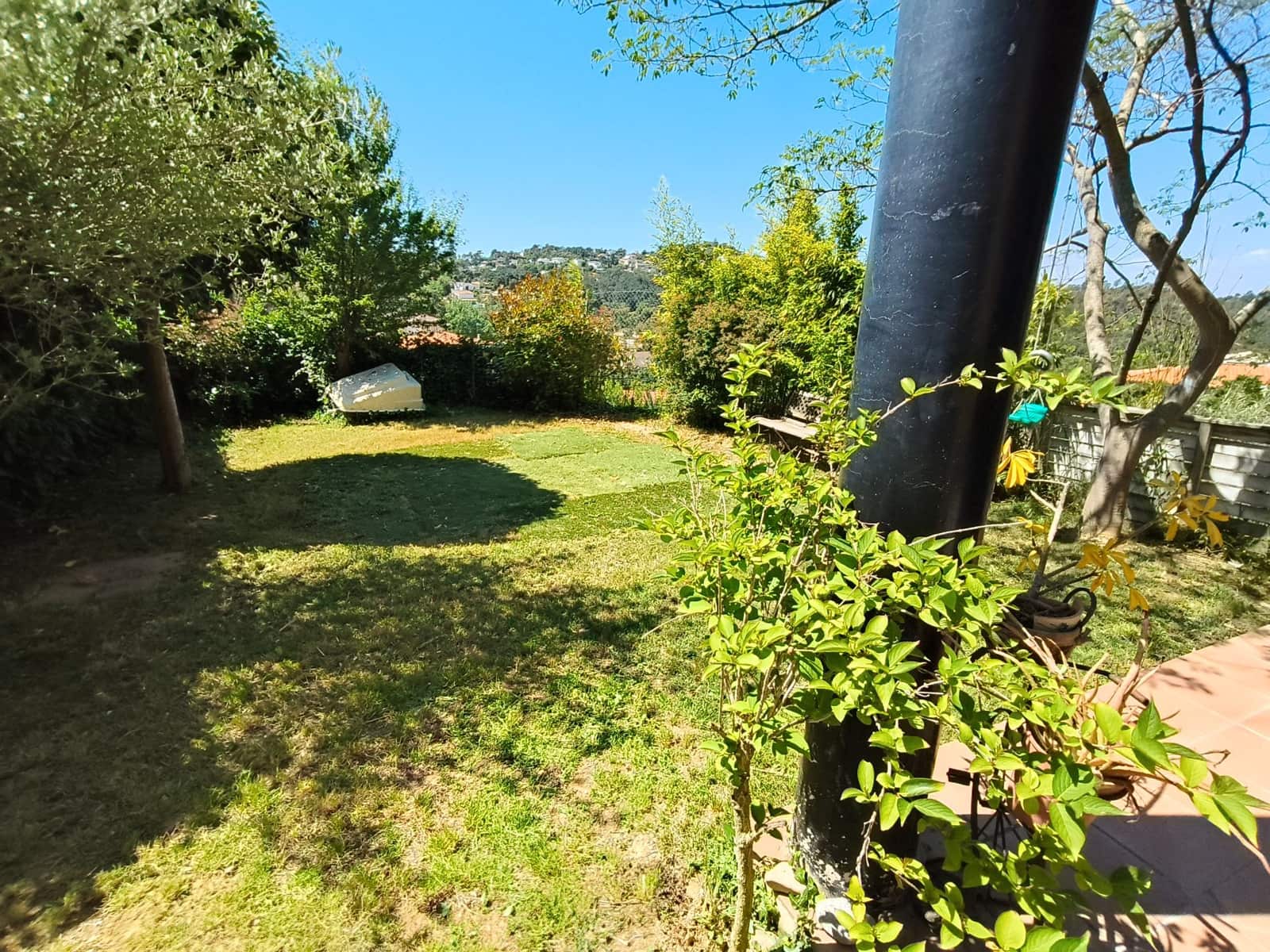 4 bedroom Villa for sale in Lloret de Mar with garage - € 440,000 (Ref: 9715255)