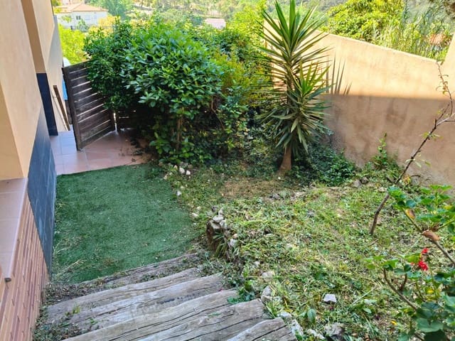 4 sypialnia Willa na sprzedaż w Urbanitzacions del Nord, Lloret de Mar z garażem - 440 000 € (Ref: 9715255)