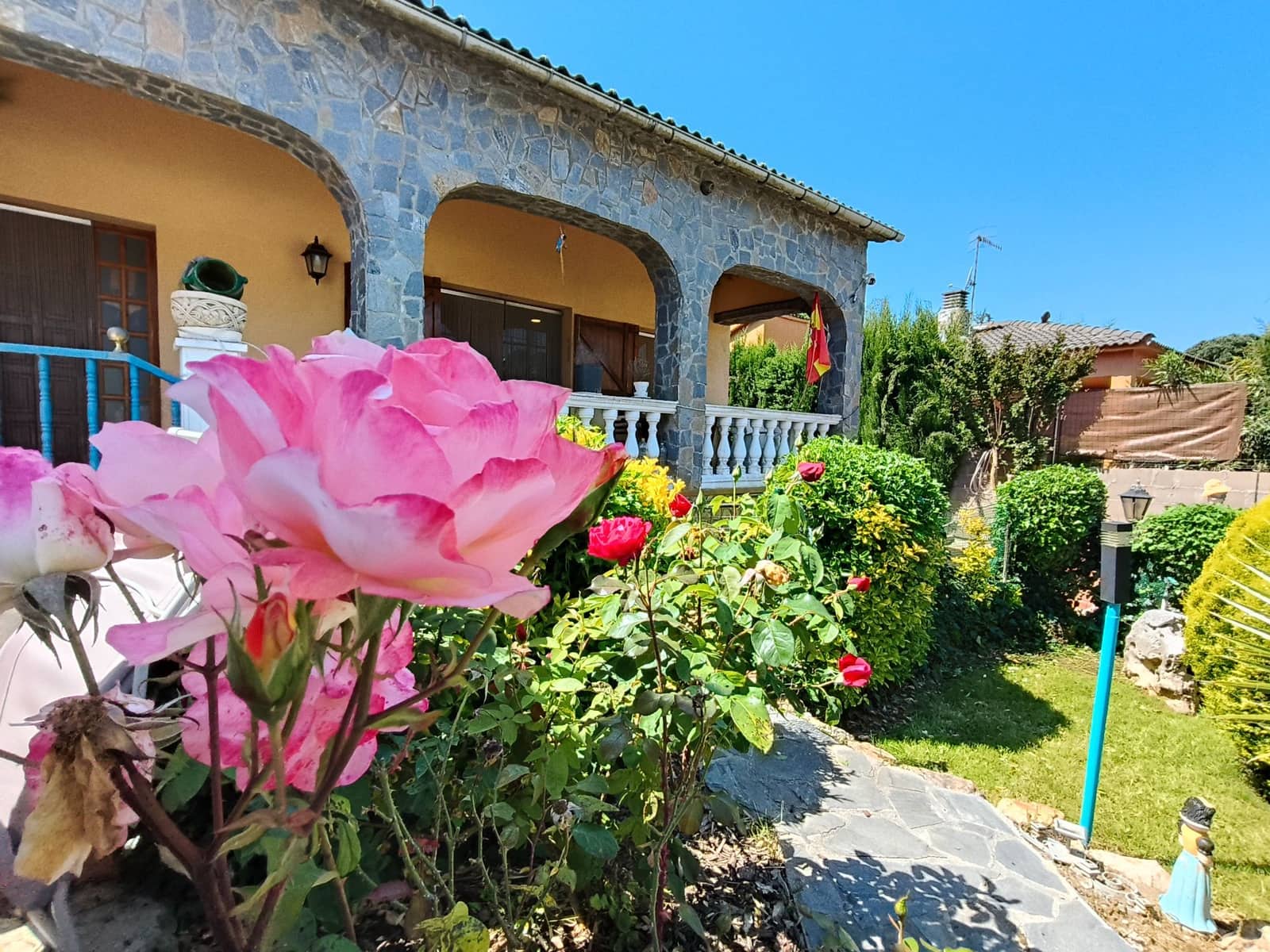 4 bedroom Villa for sale in Lloret de Mar - € 287,000 (Ref: 9715256)