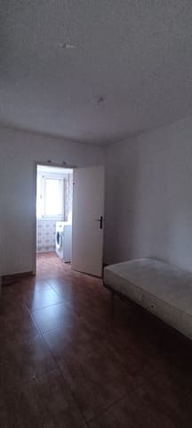 Piso de 4 habitaciones en Mas Baell - Can Carbó, Lloret de Mar en venta - 152.000 € (Ref: 9715257)