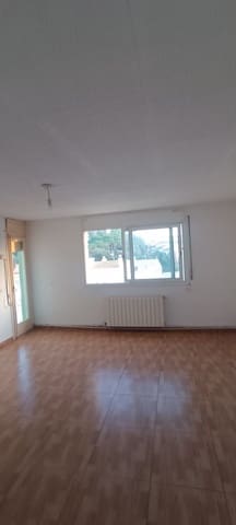 Piso de 4 habitaciones en Mas Baell - Can Carbó, Lloret de Mar en venta - 152.000 € (Ref: 9715257)