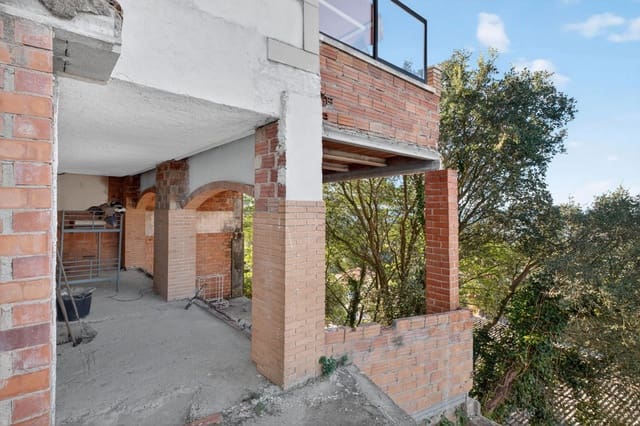 3 soverom Villa til salgs i Urbanitzacions del Nord, Lloret de Mar med garasje - € 315 000 (Ref: 9715260)