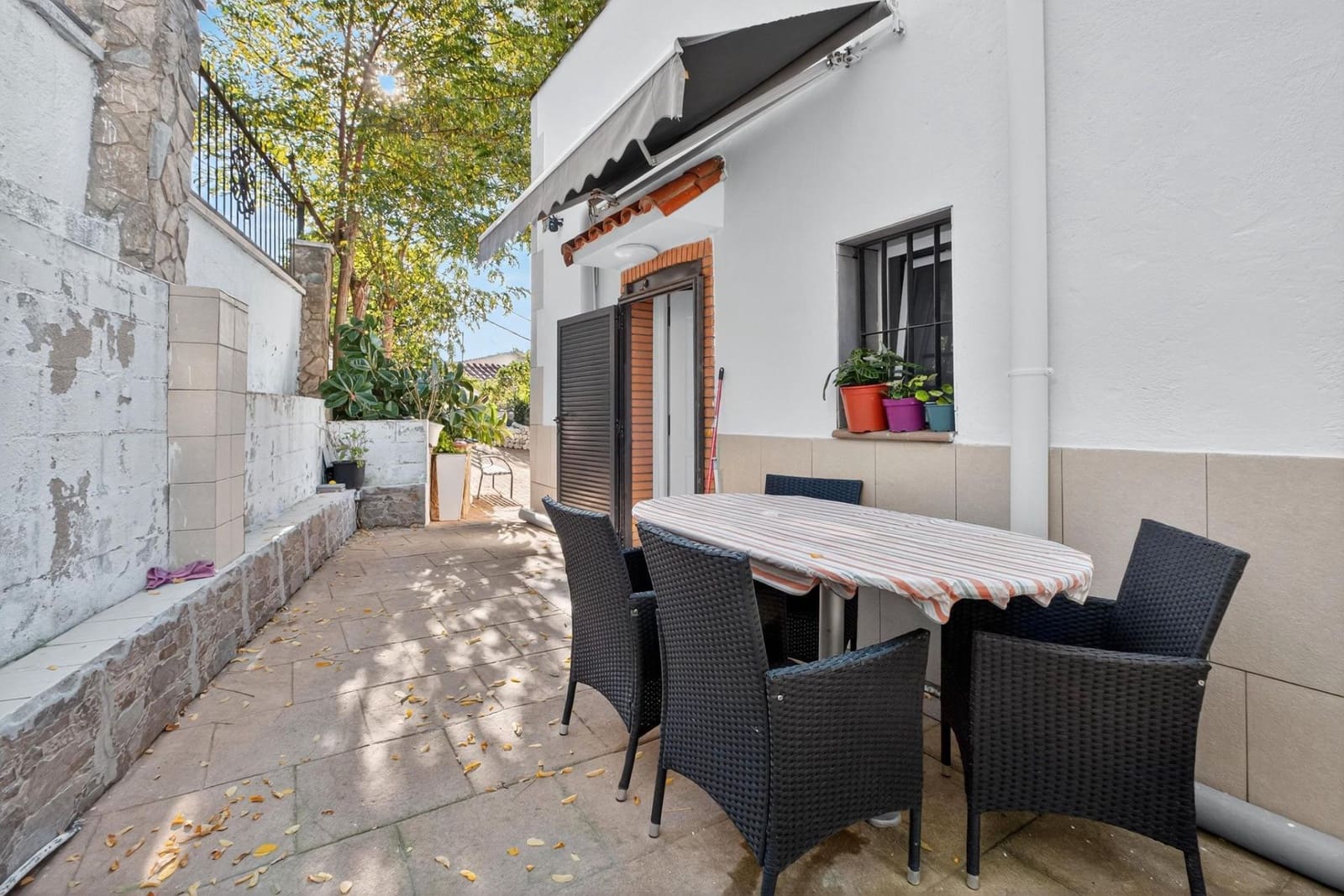 3 bedroom Villa for sale in Lloret de Mar with garage - € 315,000 (Ref: 9715260)