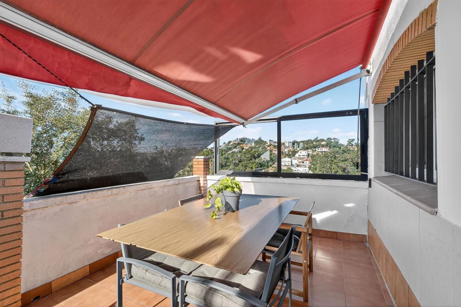 3 bedroom Villa for sale in Lloret de Mar with garage - € 315,000 (Ref: 9715260)