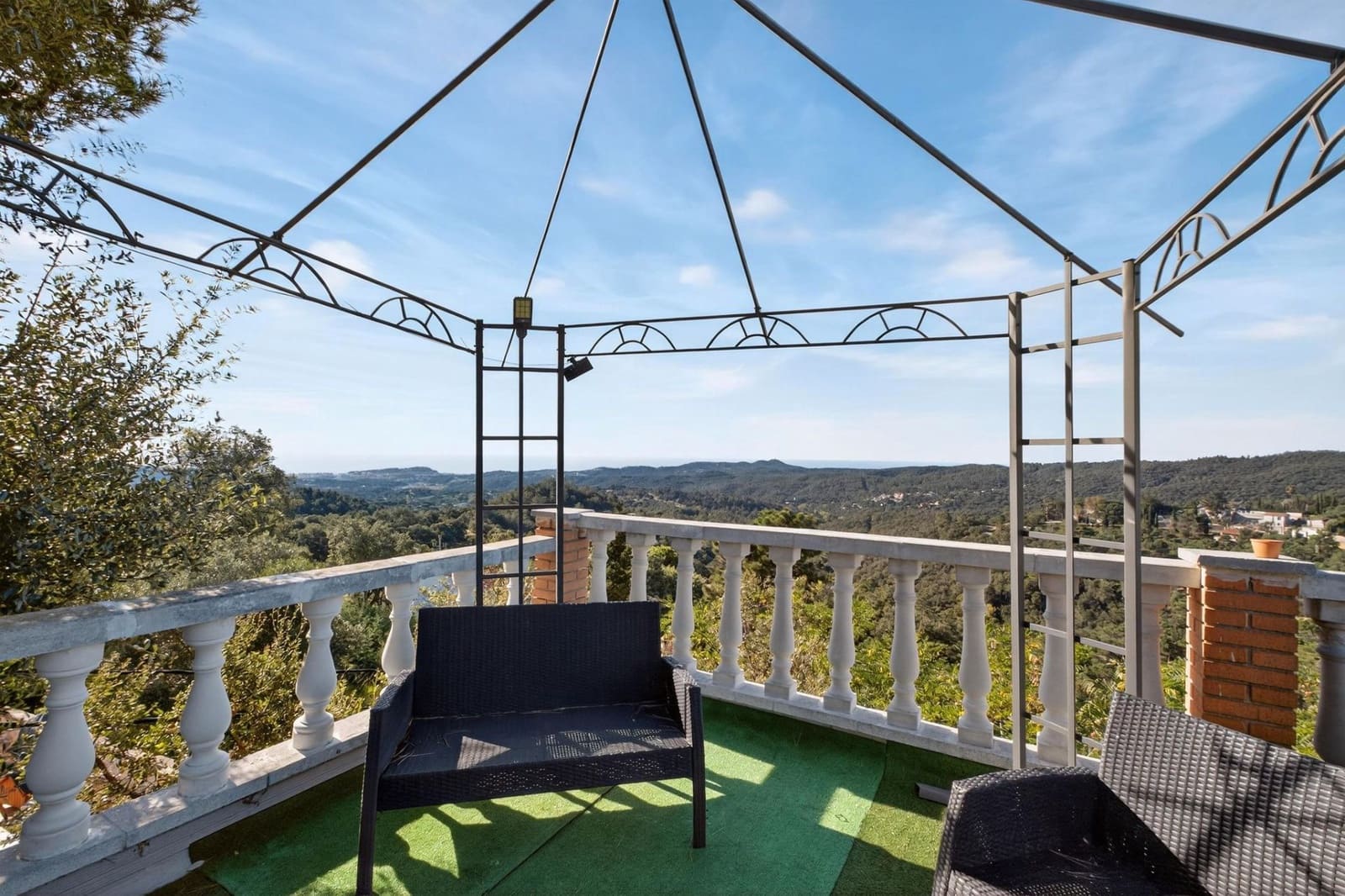 3 bedroom Villa for sale in Lloret de Mar with garage - € 315,000 (Ref: 9715260)