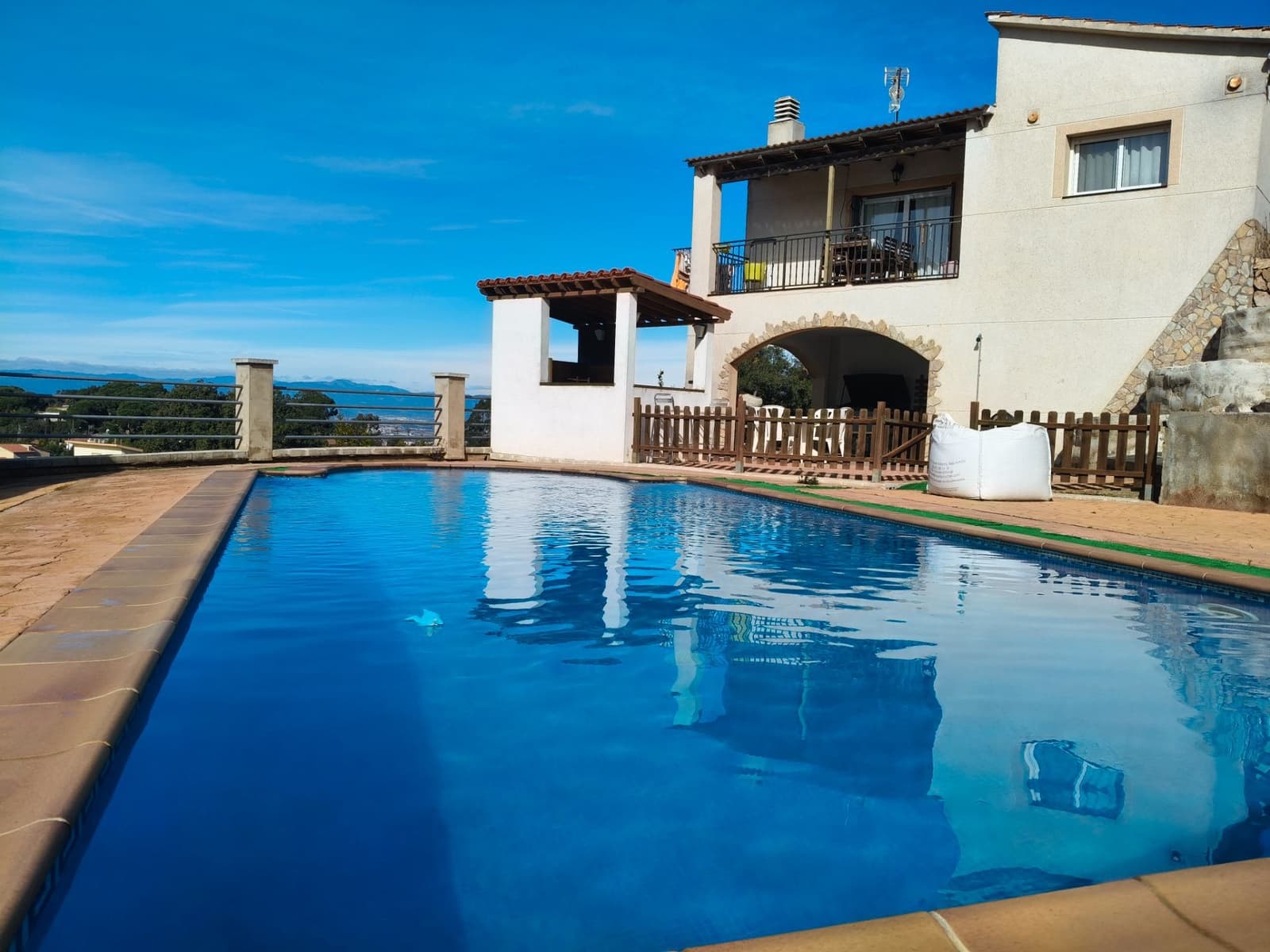 4 soverom Villa til salgs i Vidreres med svømmebasseng garasje - € 360 000 (Ref: 9715262)