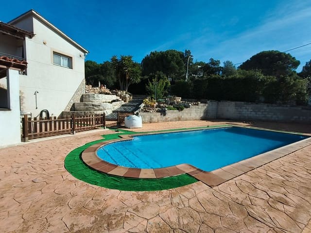 4 soverom Villa til salgs i Aiguaviva Parc, Vidreres med svømmebasseng garasje - € 360 000 (Ref: 9715262)