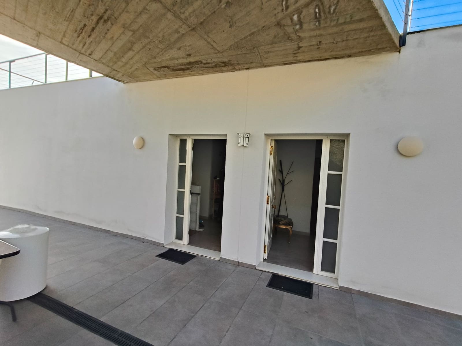 6 soveværelse Semi-Rækkehus til salg i Santa Susanna med swimmingpool garage - € 680.000 (Ref: 9715263)