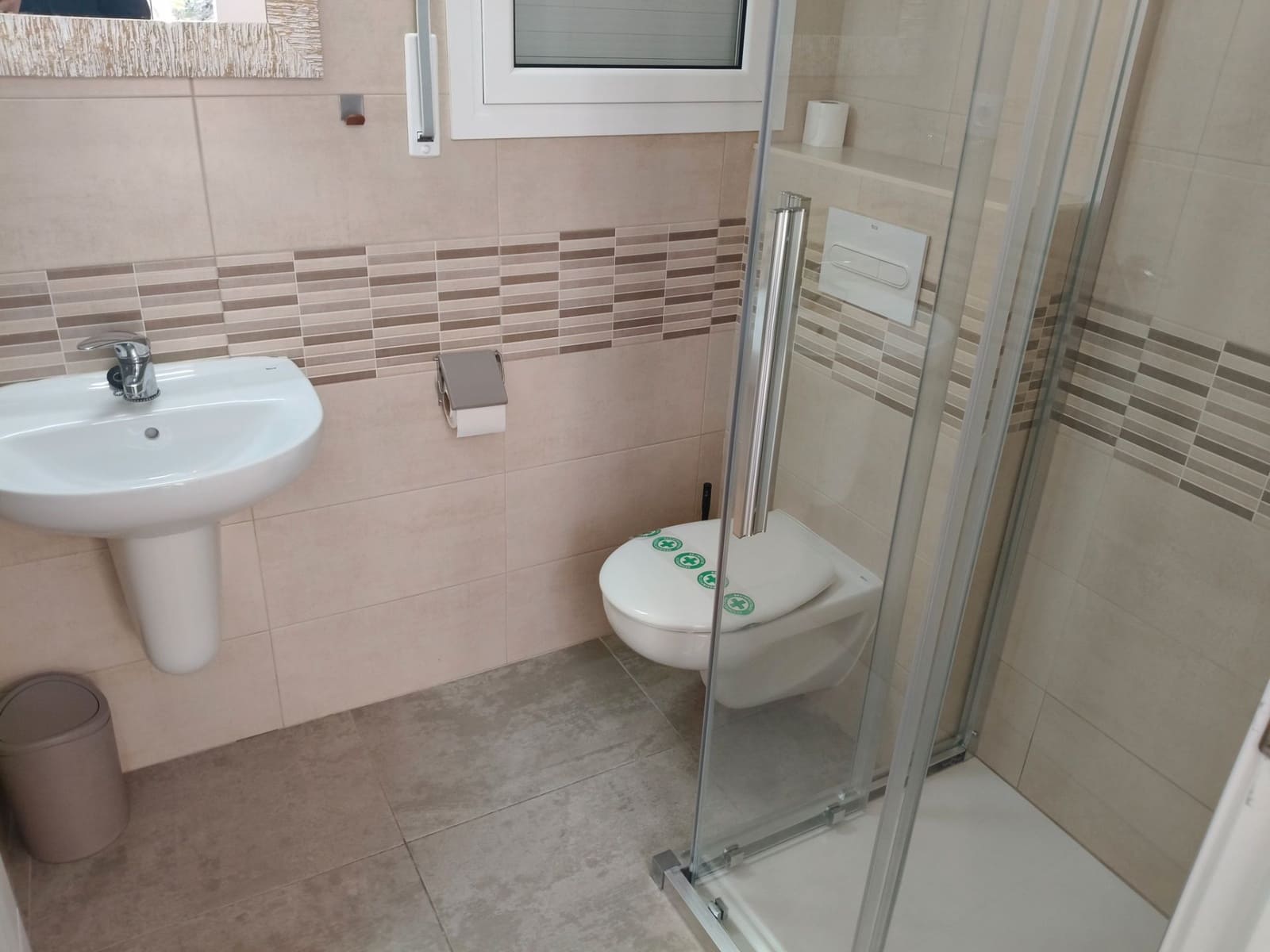 6 soveværelse Semi-Rækkehus til salg i Santa Susanna med swimmingpool garage - € 680.000 (Ref: 9715263)