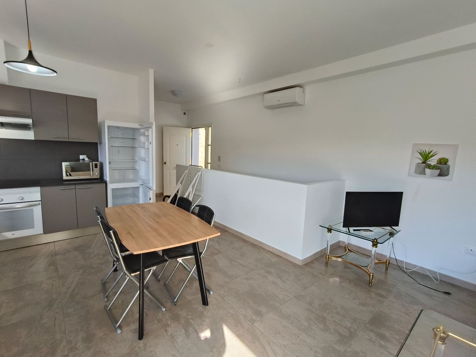 6 soveværelse Semi-Rækkehus til salg i Santa Susanna med swimmingpool garage - € 680.000 (Ref: 9715263)