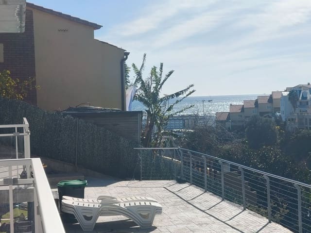 6 soveværelse Semi-Rækkehus til salg i Santa Susanna med swimmingpool garage - € 680.000 (Ref: 9715263)