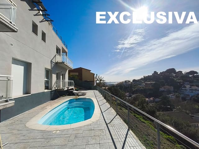 6 soveværelse Semi-Rækkehus til salg i Santa Susanna med swimmingpool garage - € 680.000 (Ref: 9715263)