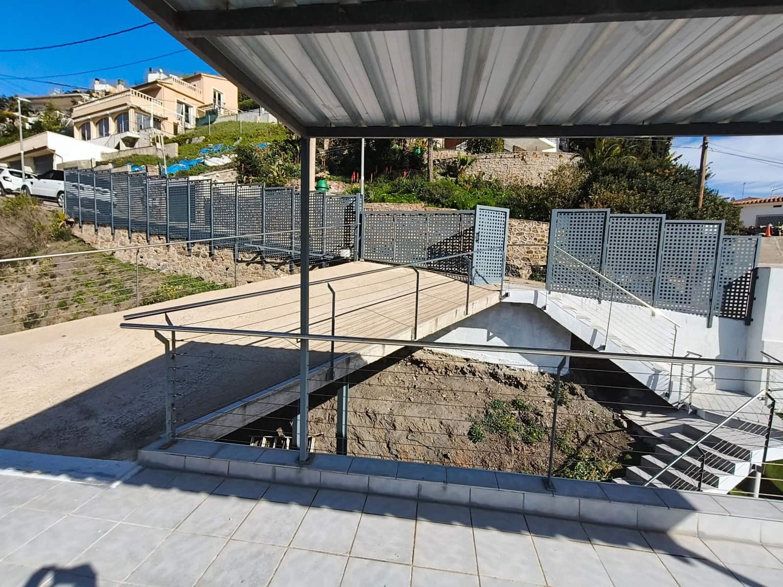 6 soveværelse Semi-Rækkehus til salg i Santa Susanna med swimmingpool garage - € 680.000 (Ref: 9715263)