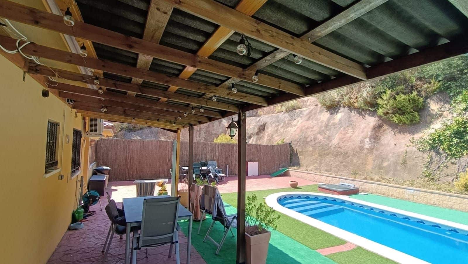 3 bedroom Villa for sale in Lloret de Mar with pool garage - € 350,000 (Ref: 9715269)