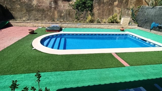 3 sypialnia Willa na sprzedaż w Urbanitzacions del Nord, Lloret de Mar z basenem garażem - 350 000 € (Ref: 9715269)