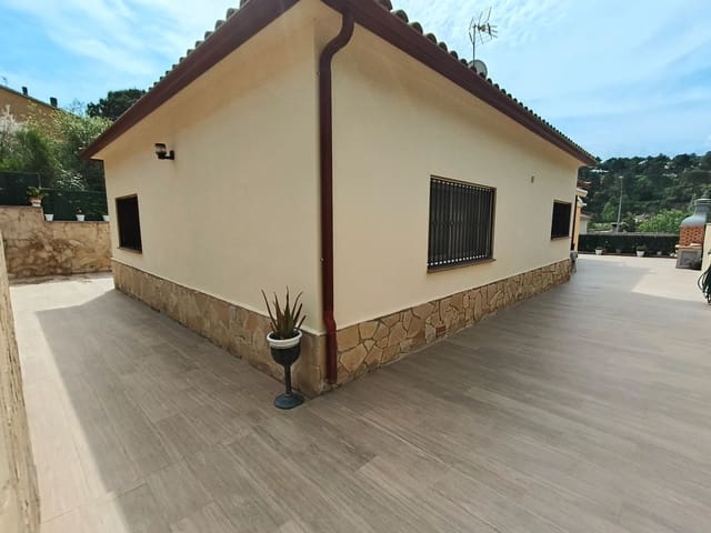 3 quarto Moradia para venda em Urbanitzacions del Nord, Lloret de Mar com garagem - 270 000 € (Ref: 9715270)