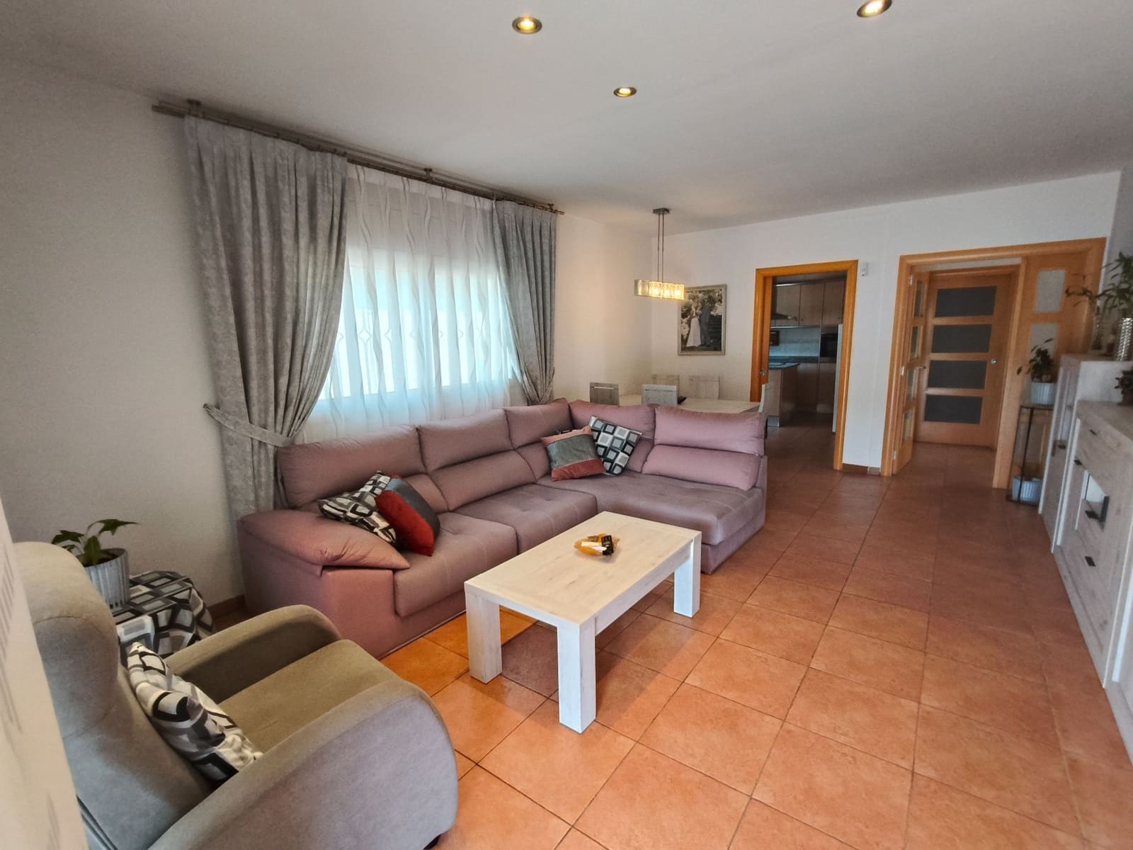 3 bedroom Villa for sale in Lloret de Mar with garage - € 270,000 (Ref: 9715270)