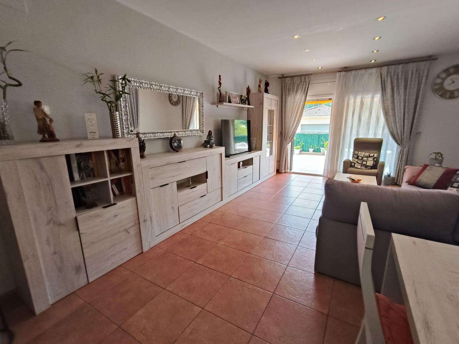 3 bedroom Villa for sale in Lloret de Mar with garage - € 270,000 (Ref: 9715270)