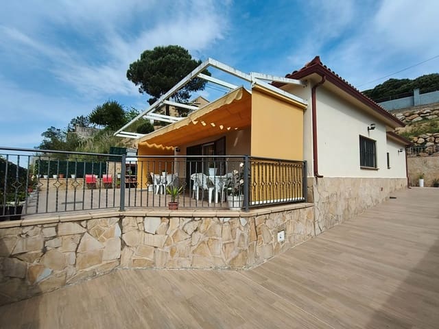 3 quarto Moradia para venda em Urbanitzacions del Nord, Lloret de Mar com garagem - 270 000 € (Ref: 9715270)