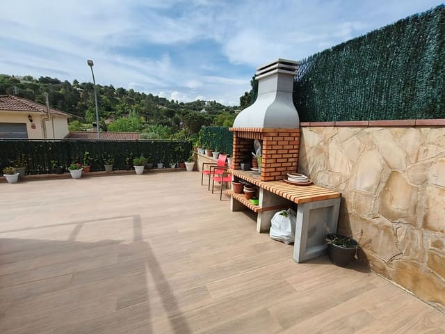 3 quarto Moradia para venda em Urbanitzacions del Nord, Lloret de Mar com garagem - 270 000 € (Ref: 9715270)