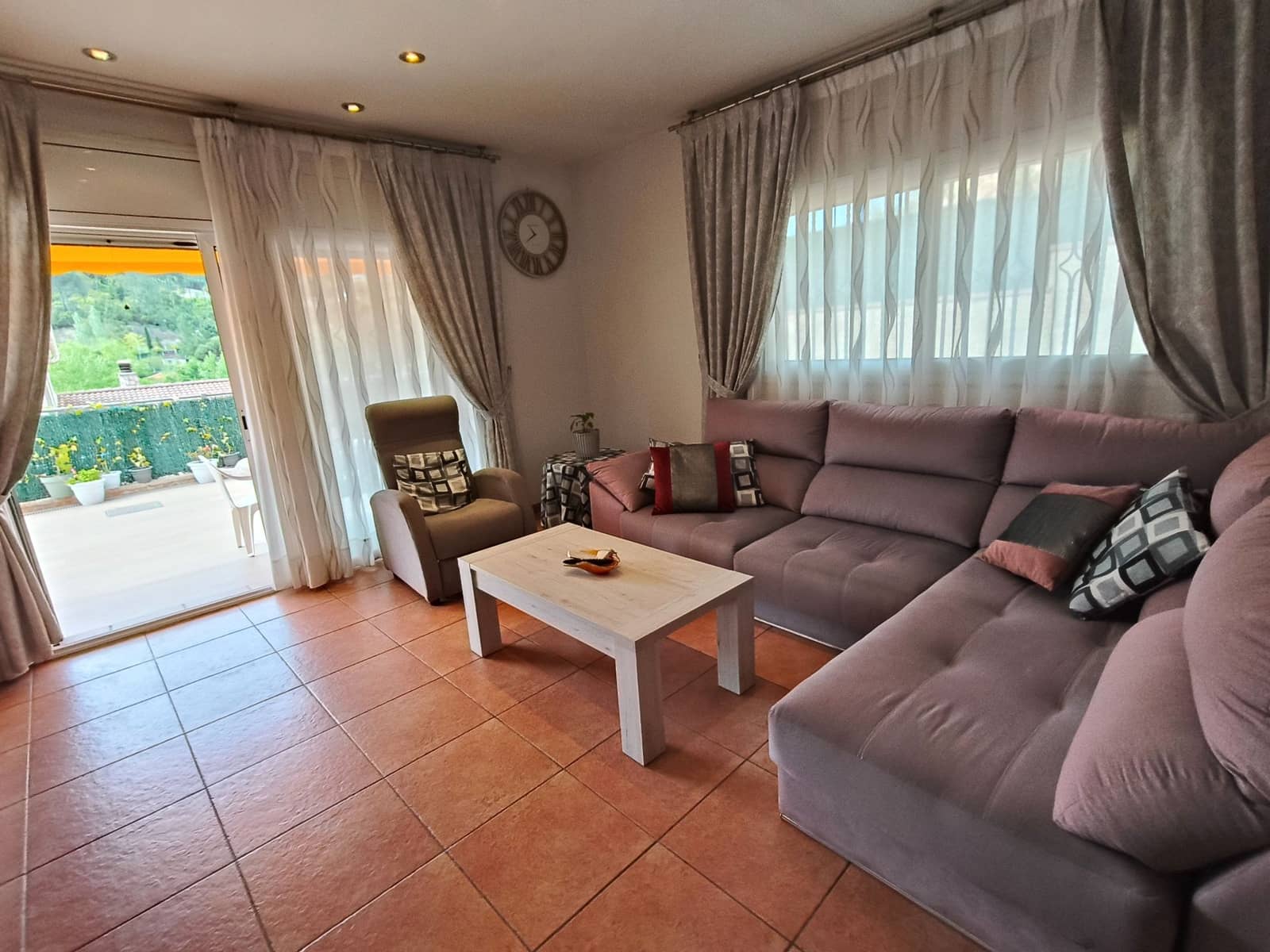 3 bedroom Villa for sale in Lloret de Mar with garage - € 270,000 (Ref: 9715270)