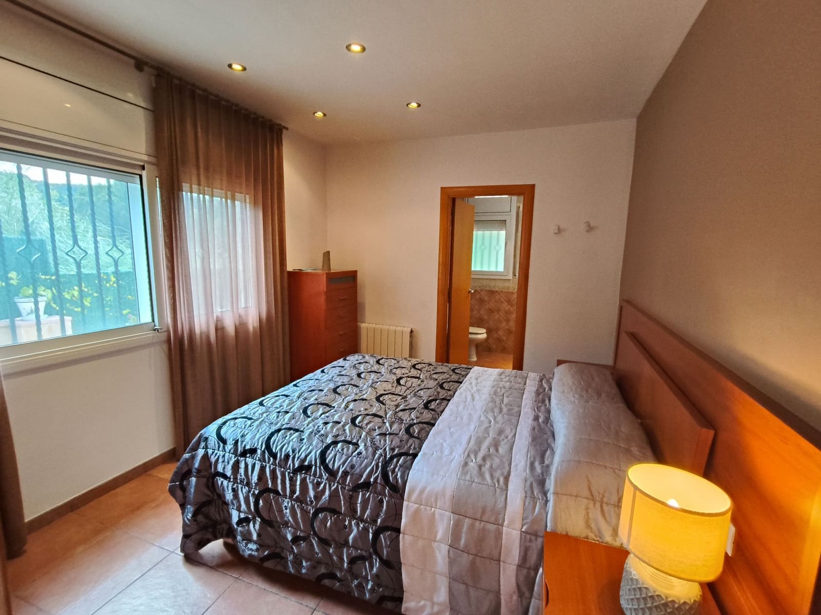 3 bedroom Villa for sale in Lloret de Mar with garage - € 270,000 (Ref: 9715270)