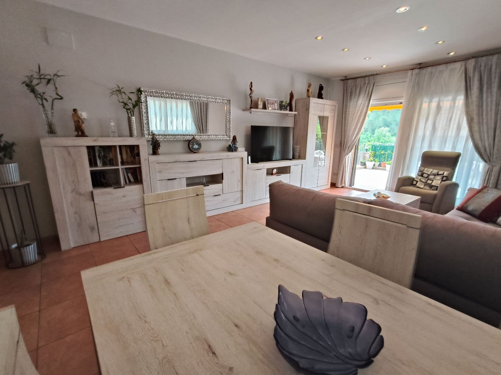 3 bedroom Villa for sale in Lloret de Mar with garage - € 270,000 (Ref: 9715270)