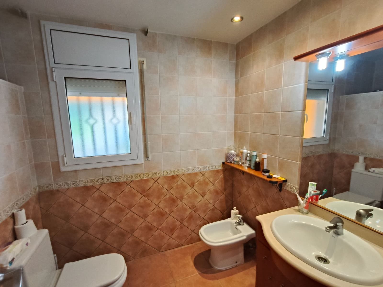 3 bedroom Villa for sale in Lloret de Mar with garage - € 270,000 (Ref: 9715270)