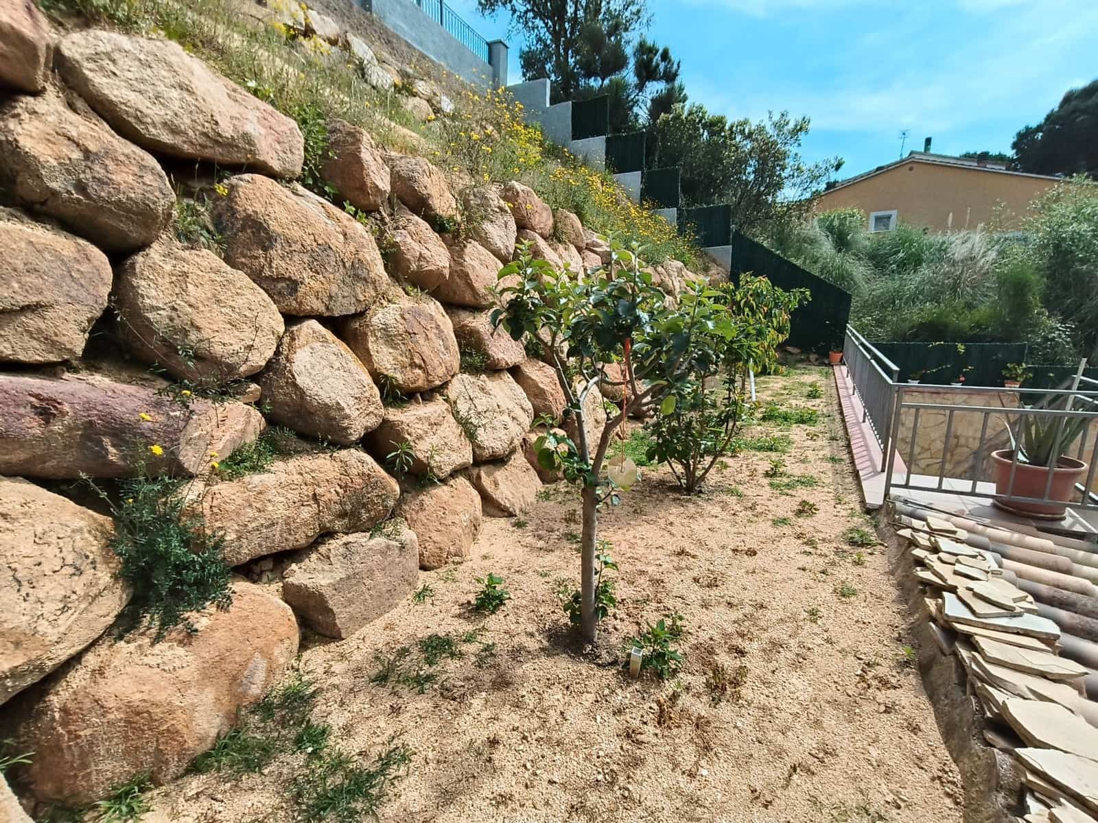 3 bedroom Villa for sale in Lloret de Mar with garage - € 270,000 (Ref: 9715270)