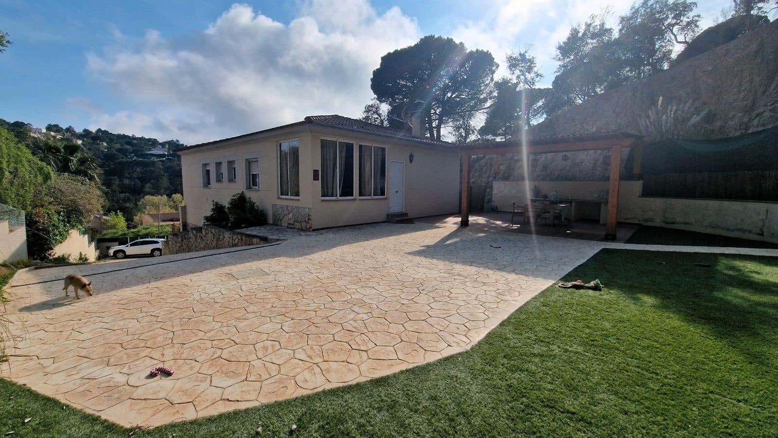 2 bedroom Villa for sale in Lloret de Mar with garage - € 249,000 (Ref: 9715271)