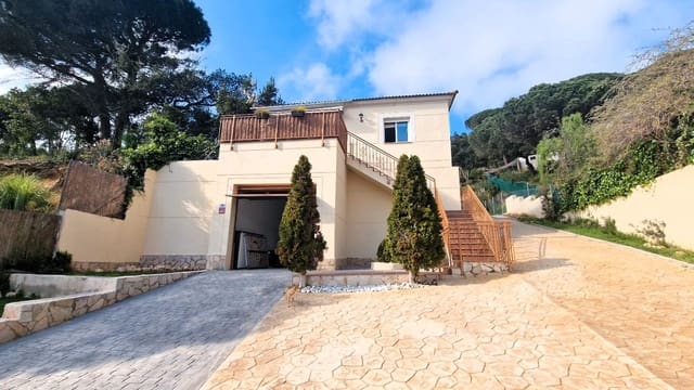 2 chambre Villa/Maison à vendre à Urbanitzacions del Nord, Lloret de Mar avec garage - 249 000 € (Ref: 9715271)