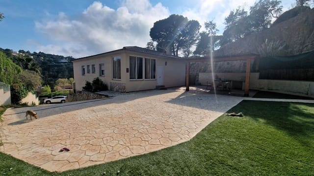 2 chambre Villa/Maison à vendre à Urbanitzacions del Nord, Lloret de Mar avec garage - 249 000 € (Ref: 9715271)