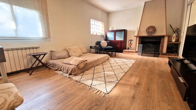 2 chambre Villa/Maison à vendre à Urbanitzacions del Nord, Lloret de Mar avec garage - 249 000 € (Ref: 9715271)