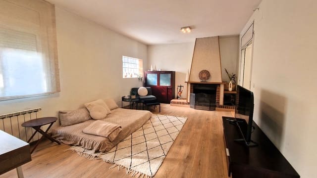 2 chambre Villa/Maison à vendre à Urbanitzacions del Nord, Lloret de Mar avec garage - 249 000 € (Ref: 9715271)