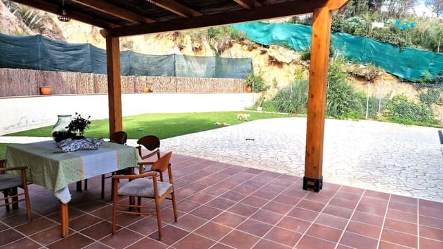 2 chambre Villa/Maison à vendre à Urbanitzacions del Nord, Lloret de Mar avec garage - 249 000 € (Ref: 9715271)