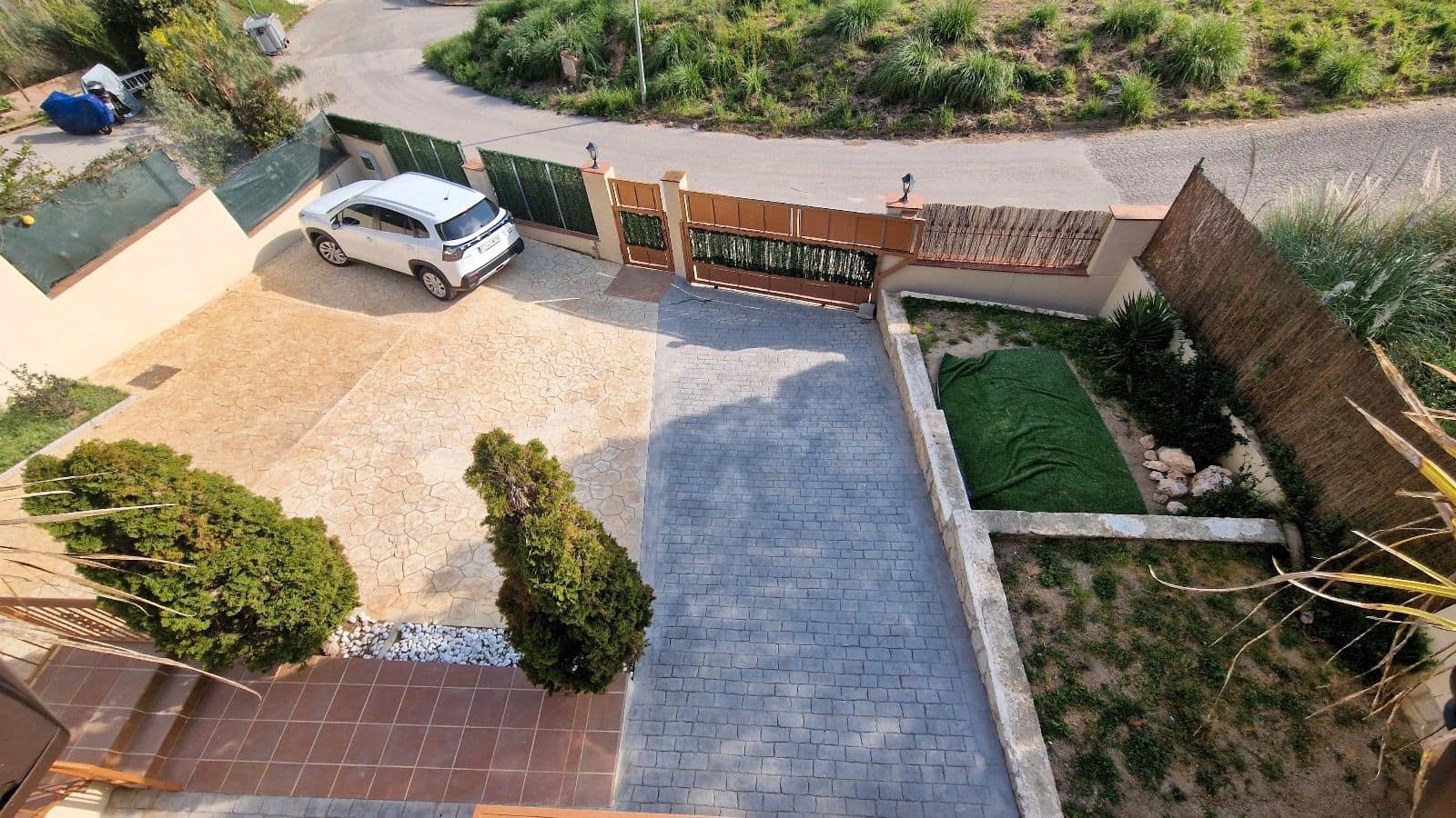 2 bedroom Villa for sale in Lloret de Mar with garage - € 249,000 (Ref: 9715271)