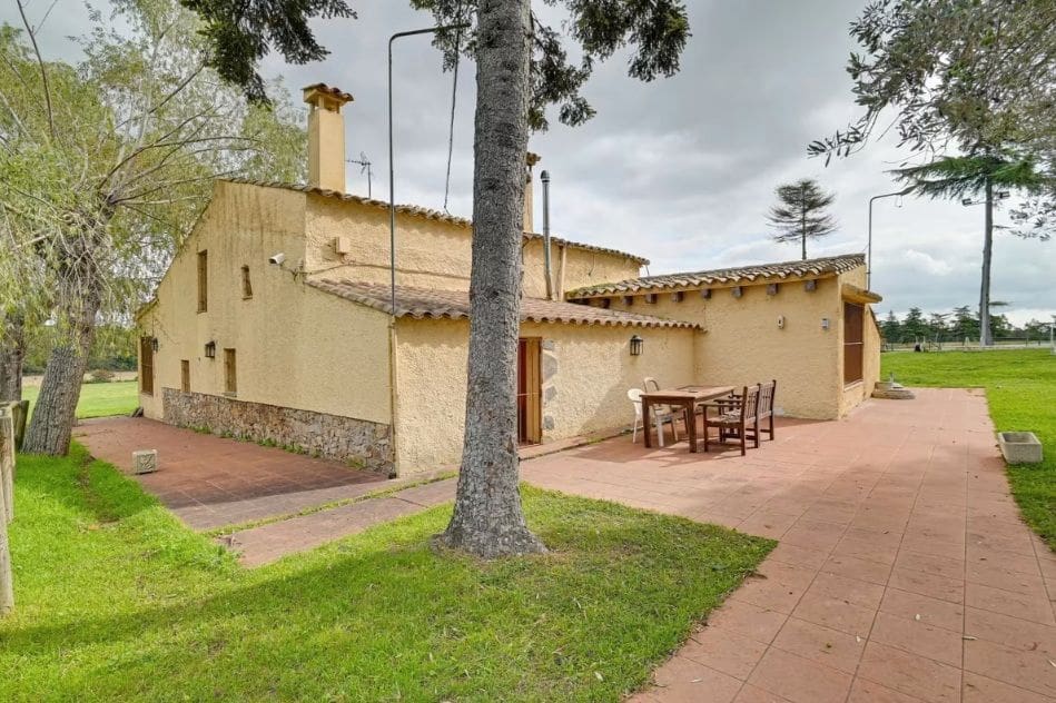 4 Zimmer Finca/Landgut zu verkaufen in Caldes de Malavella mit Pool - 875.000 € (Ref: 9715272)