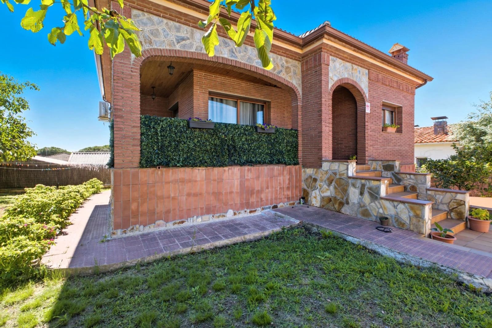 Chalet de 5 habitaciones en Cànoves i Samalús en venta con garaje - 429.000 € (Ref: 9715275)