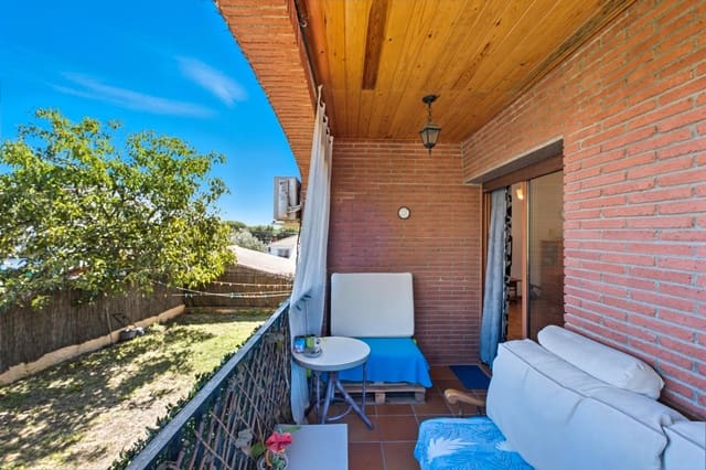 5 bedroom Villa for sale in Cànoves i Samalús with garage - € 429,000 (Ref: 9715275)