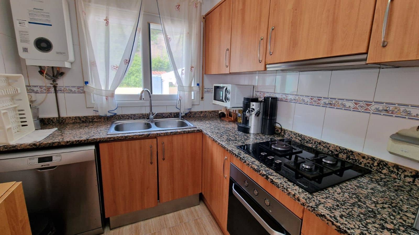 4 bedroom Villa for sale in Lloret de Mar with pool garage - € 275,000 (Ref: 9715276)