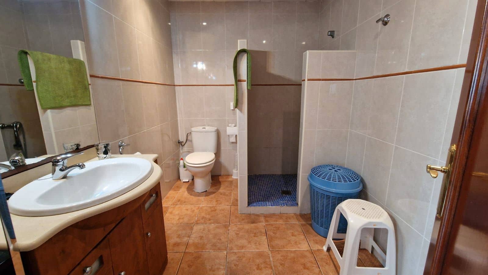 4 bedroom Villa for sale in Lloret de Mar with pool garage - € 275,000 (Ref: 9715276)