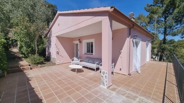 3 soveværelse Finca/Landehus til salg i Urbanitzacions del Nord, Lloret de Mar med garage - € 250.000 (Ref: 9770049)