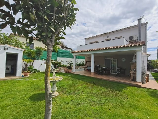 6 quarto Moradia para venda em Centre, Lloret de Mar - 315 000 € (Ref: 9789843)