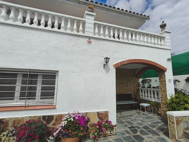 6 quarto Moradia para venda em Centre, Lloret de Mar - 315 000 € (Ref: 9789843)